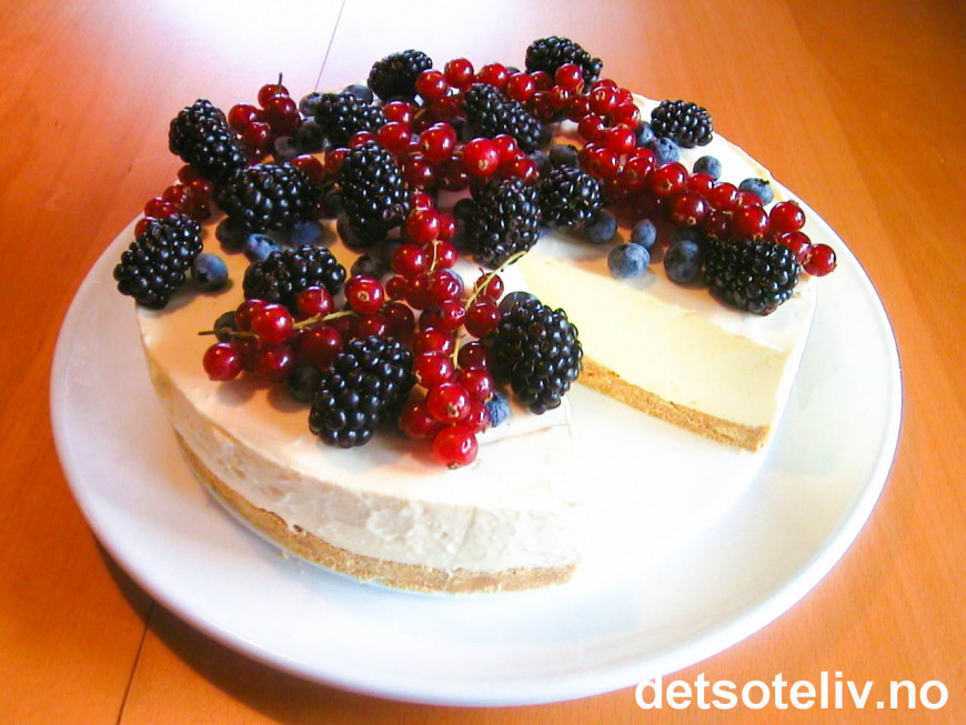 ostekake_med_creme_fraiche.jpg?itok=eav1Oifz