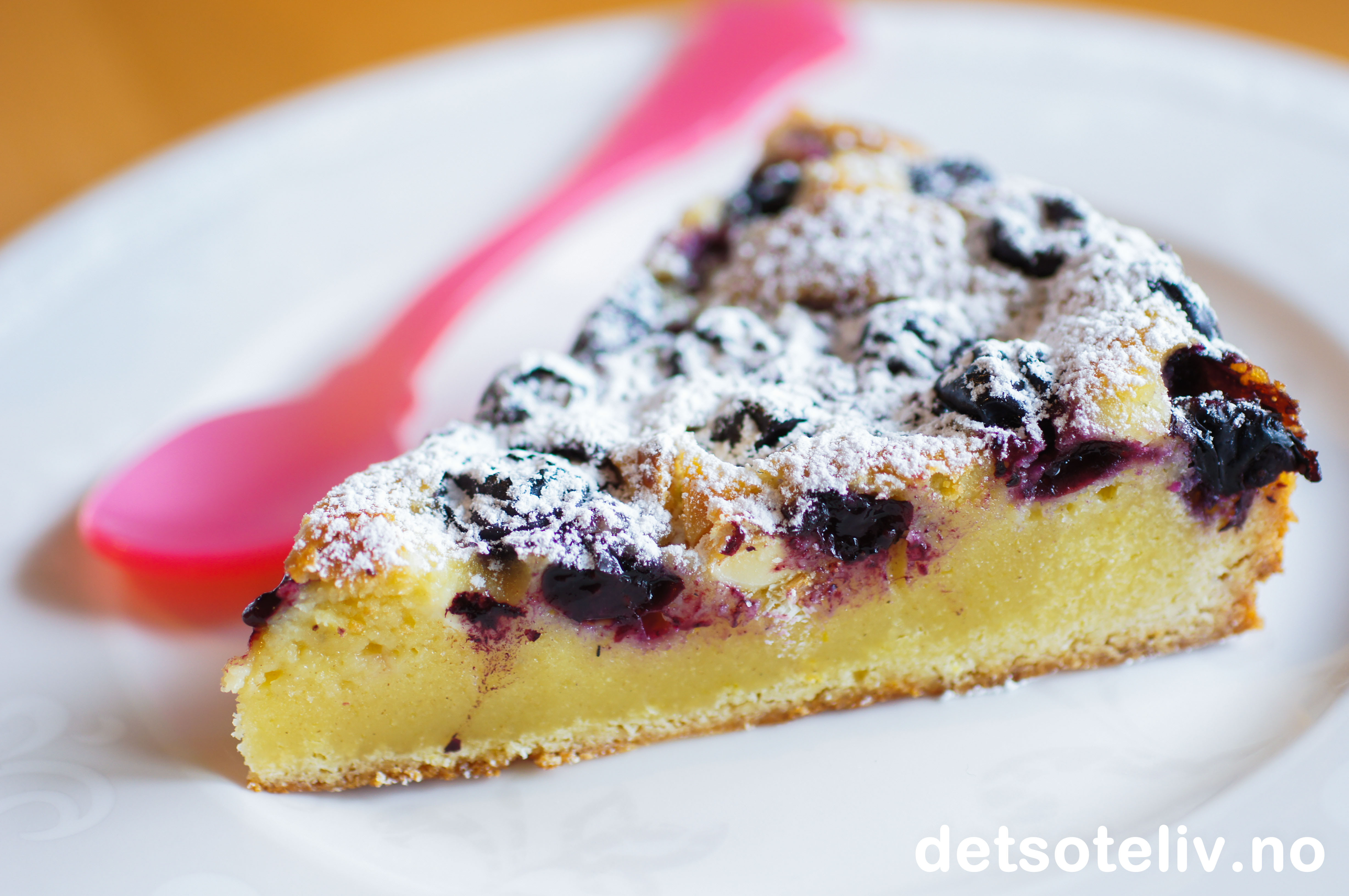 Hvit sjokoladekake med blåbær og sitron Det søte liv