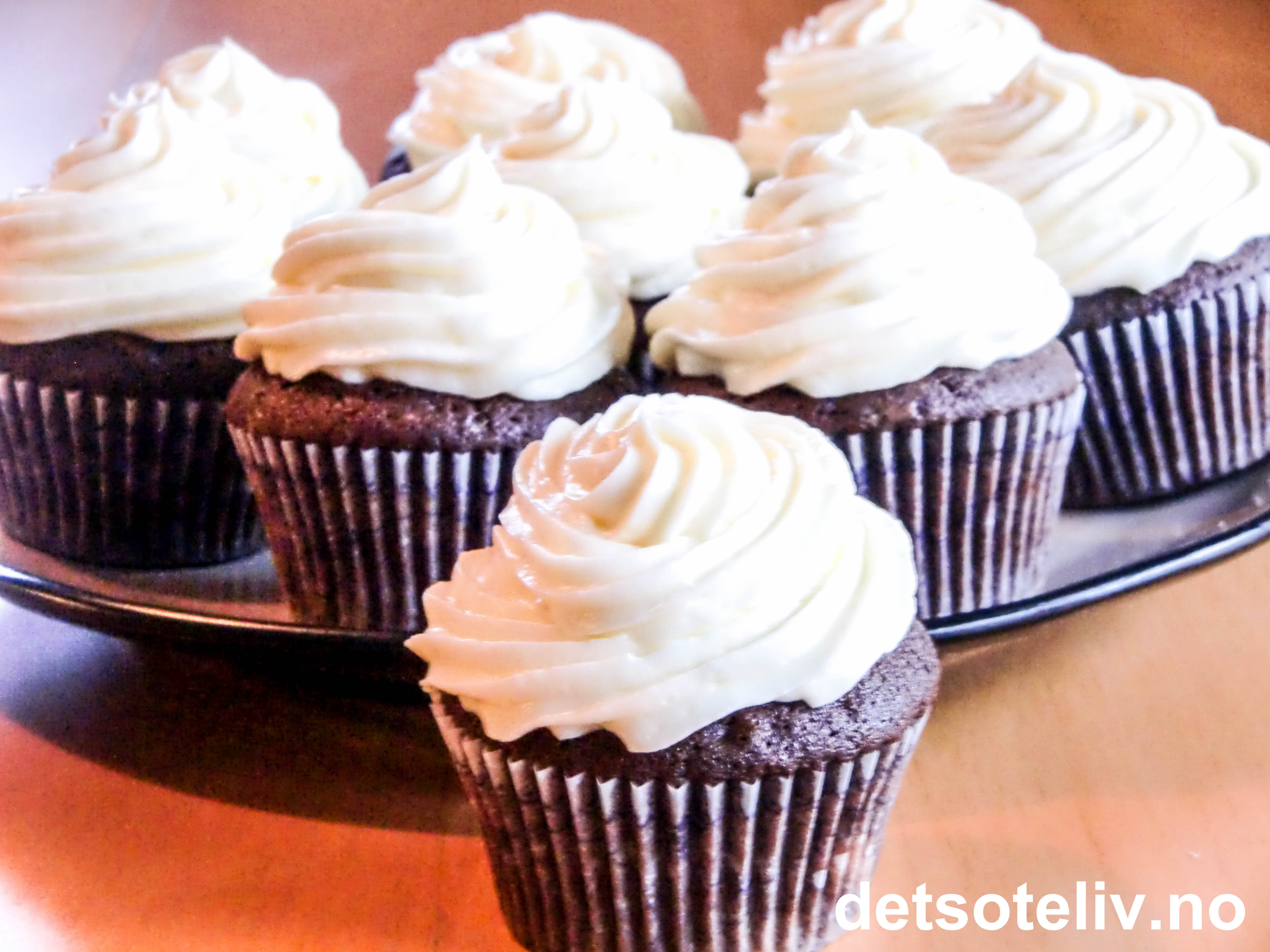 Chocolate with White Frosting | Det liv