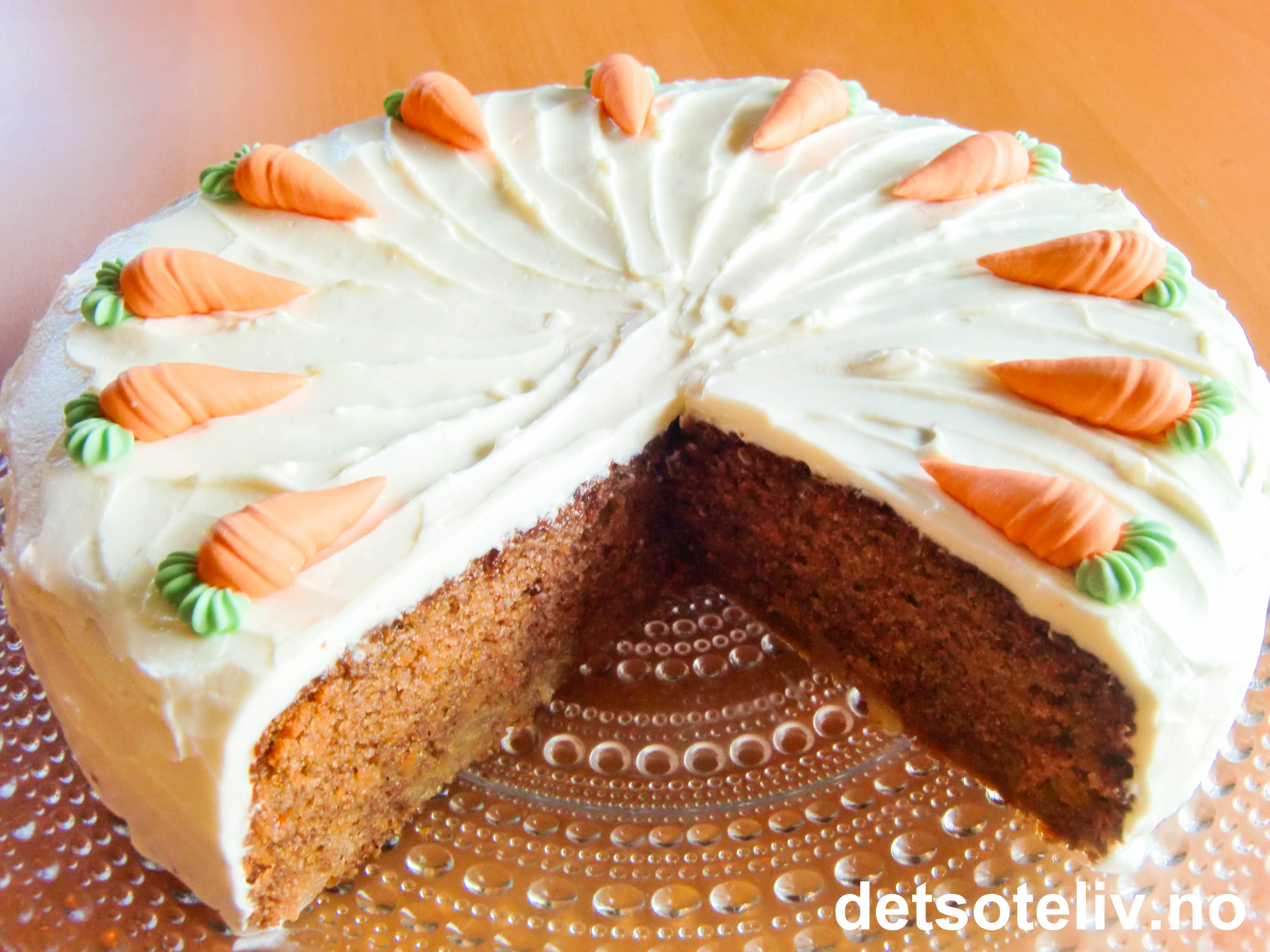 5 egg pavlova Det  med  liv søte eplemos Gulrotkake