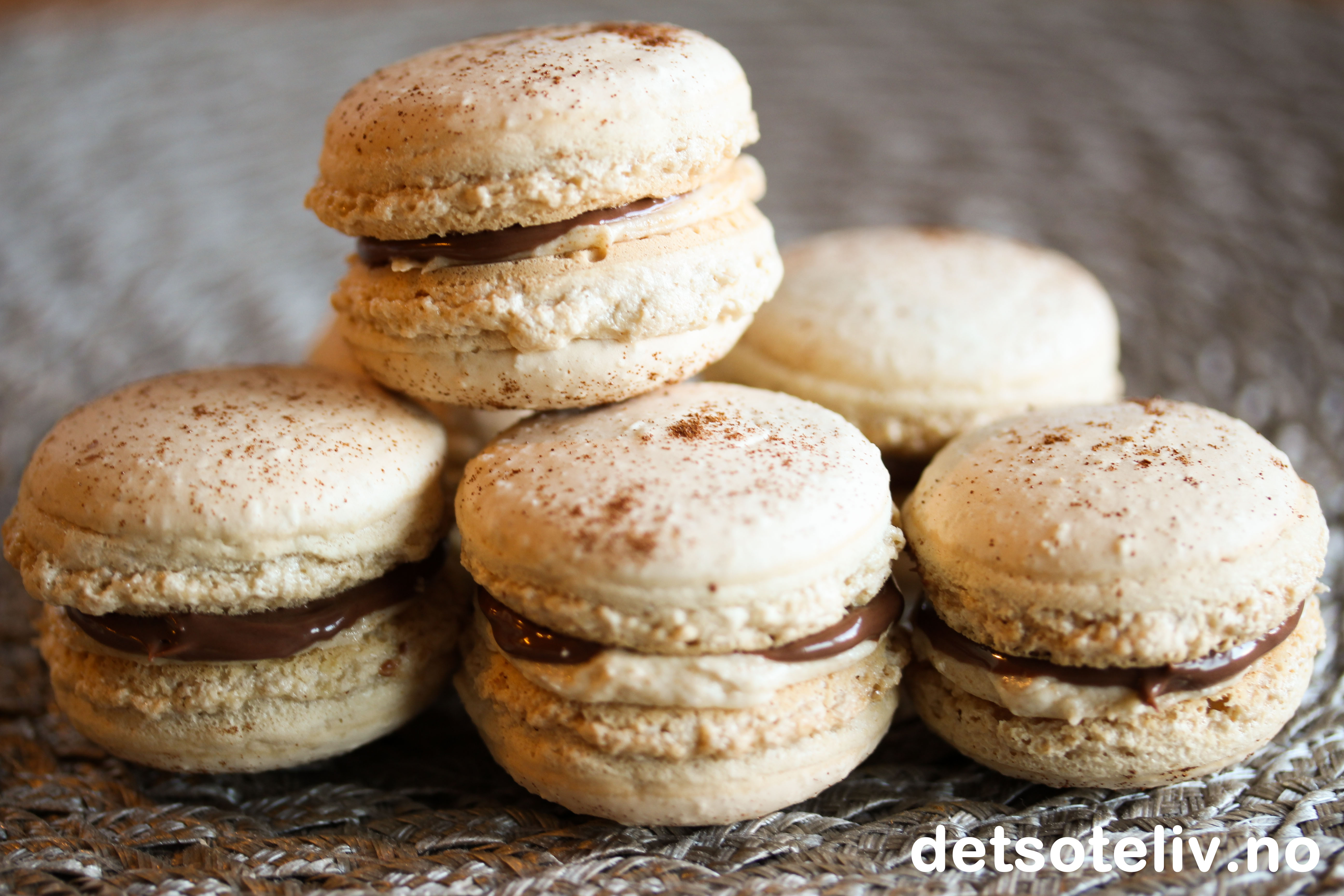 Franske makroner (macarons) med kaffekrem og Nutella Det søte liv