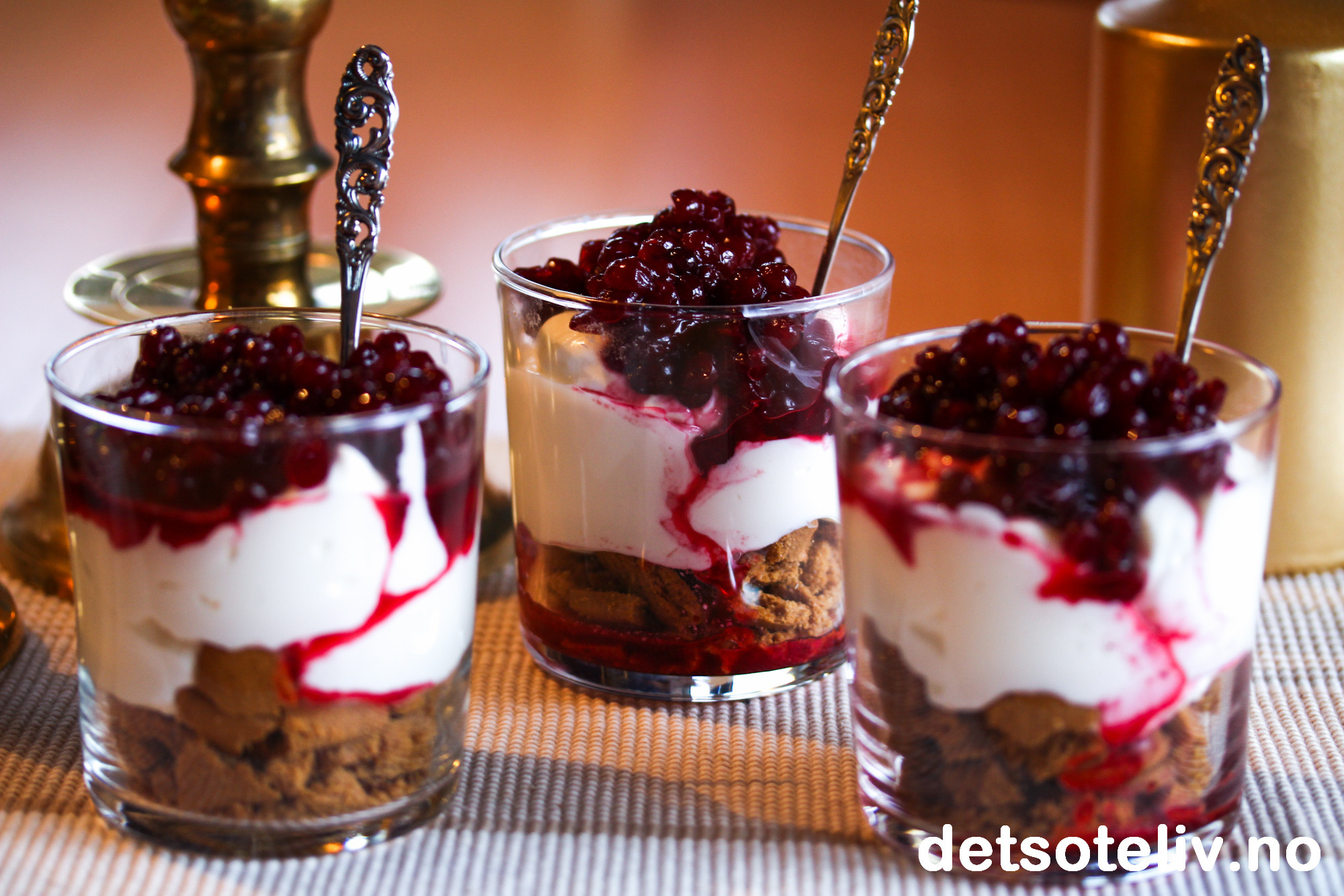 Pepperkakedessert Med Gresk Yoghurt Og R rte Tytteb r Det S te Liv
